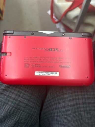 3DS LL本体　(充電器、タッチペン無し)