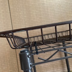 【最終価格】スチールラック　カゴつきの画像