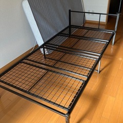 お譲り先決定！【0円】シングルベッド（ベッドフレーム）の画像