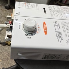 リンナイ 5号 ガス瞬間湯沸かし器 RUS-V51XT 元止め式 プロパン:LPG ホワイト:WHの画像