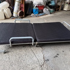 折り畳みシングルベットの画像