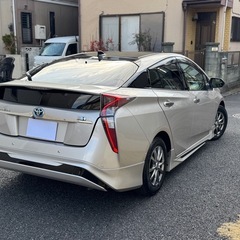 トヨタ プリウス ZVW50 距離6万です 車検9年04月までコミコミ値段の画像