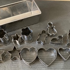 ハンドミキサー、シリコン容器、各種製菓型の画像