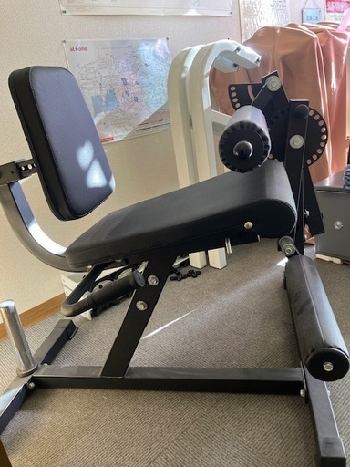 レッグエクステンション・レッグカールマシン