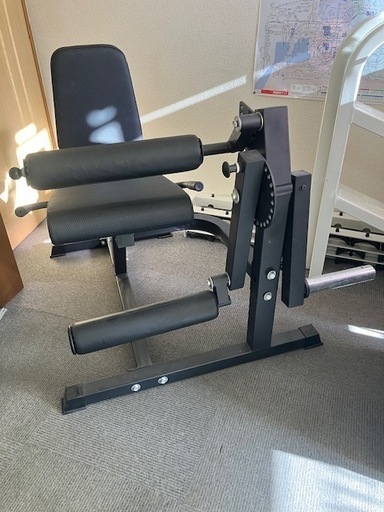 レッグエクステンション・レッグカールマシン