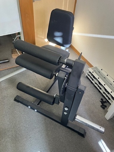 レッグエクステンション・レッグカールマシン