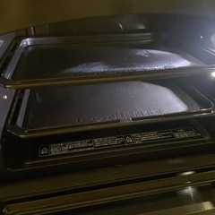 【美品！】2024年製　TOSHIBA(東芝) スチームオーブンレンジ 石窯ドーム ER-D3000A(W) グランホワイト 2段調理 300℃ おまかせ焼き フラットテーブル 電子レンジ 簡単操作 簡単料理 時短 お手軽メニュー 簡単お手入れの画像