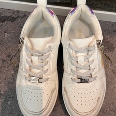 白スニーカー 20cm
の画像