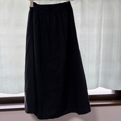 GU 黒スカートの画像