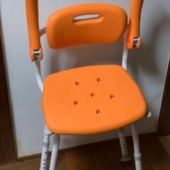 シャワーチェア[ユクリア]ミドルSP回転おりたたみN PN-L41221D オレンジ　使用1度のみの画像