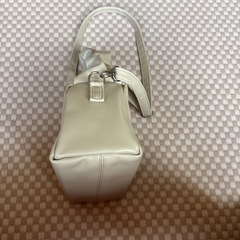 アイボリーショルダーバッグギャザ付きの画像