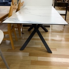 【トレファクラパーク岸和田店】ティ・アイ・アイのダイニングテーブルが入荷しました！の画像