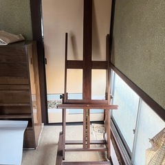 美品イーゼル　絵画　キャスター付きの画像