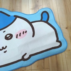 【ちいかわ】ラグマット〜ねそべり〜 <ハチワレ＞の画像