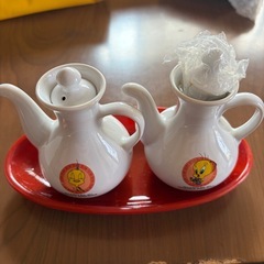 ミスタードーナツ　ノベルティ　お弁当箱4つ　醤油さしの画像