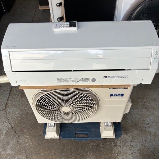 2022年製 ルームエアコン 2.2kw 主に6畳用 100V 近隣取り付け工事可能 Panasonic パナソニック CS-222DFL-W