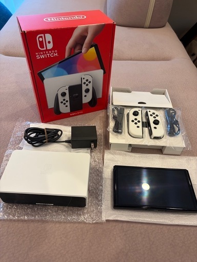 【値下げ】Nintendo Switch 有機ELモデル（ホワイト）  モンハンソフトおまけ
