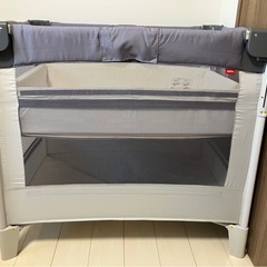 ベビーベッド（折りたたみ式）の画像