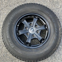 ハイエース　スタッドレスタイヤ　車用品の画像