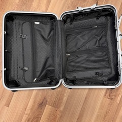 スーツケースの画像