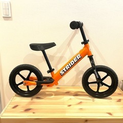 ストライダー 12インチ オレンジ キックバイク 板橋の画像