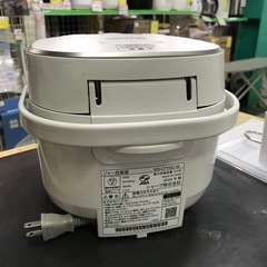 ジャングルジャングル貝塚店　炊飯器　シャープ　3合炊き　炊飯メニュー　パン作り　取手付きコードリール式電源プラグ　お手入れ簡単　白　ホワイト　2024年製　中古　貝塚市　二色浜の画像