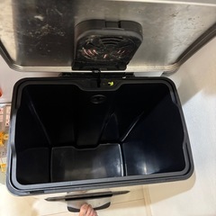 ゴミ箱の画像