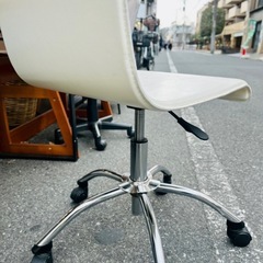 オフィスチェア 昇降式 キャスター チェア 白 PVC ホワイト アームレス OAチェア oaチェア 椅子 イスの画像