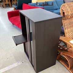 今2603-234 スライドドア付き キッチンボード 食器棚 モダン風 ダークブラウン ダボ欠品 キズ汚れ有りの画像