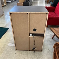 今2603-234 スライドドア付き キッチンボード 食器棚 モダン風 ダークブラウン ダボ欠品 キズ汚れ有りの画像