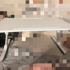 折りたたみ式ベッドテーブルの画像
