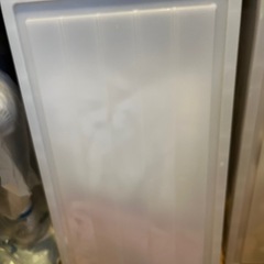 プラスチック衣装ケースの画像