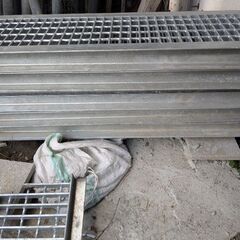 亜鉛メッキグレーチングの画像