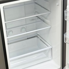 ◯美品 2024年製 アクア AQUA 200L 2ドア 冷凍冷蔵庫 ウッドブラック 木目調 コンパクト大容量 AQR-20E3(K) 中古品■ジモティ姫路の画像