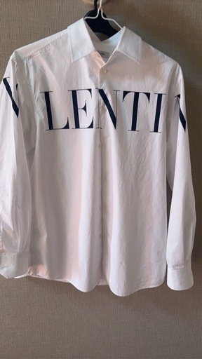 Valentino ロゴシャツ