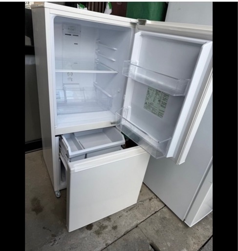 NO B910?福岡市内配送設置無料✨?AQUA アクア 冷蔵庫（168L・右開き） ミルク AQR-17M（W） 2022年
