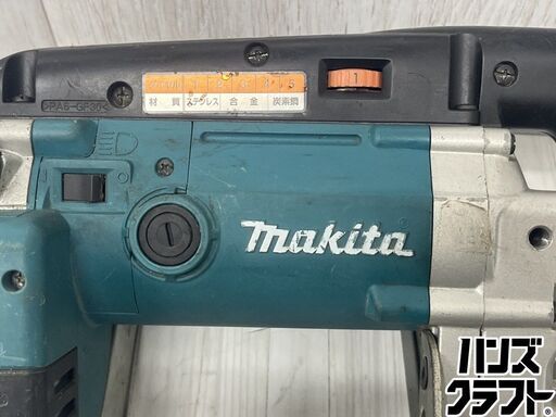 【中古】makita ﾏｷﾀ 2107F ﾎﾟｰﾀﾌﾞﾙﾊﾞﾝﾄﾞｿｰ 100V 7.5A 50/60Hz 710W (ｶﾊﾞｰ部分のﾌｯｸが片方緩い・刃回転時にｶﾗｶﾗ音有)【ハンズクラフト沖縄豊見城店】