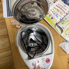 電気ポットの画像