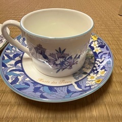 カップとソーサーの画像