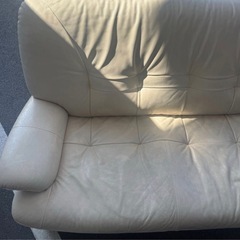 カリモク チターノ ソファー  本革の画像