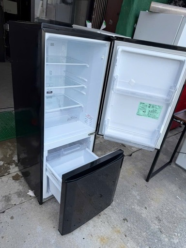 NO B909?福岡市内配送設置無料✨?MR-P15D-B 冷蔵庫 Pシリーズ サファイアブラック [146L /2ドア /右開きタイ