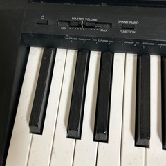 電子ピアノの画像