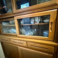 【3/20まで：直前割】家具製造業者製品：引戸スタイル レトロ食器棚 幅1200mm 高1950mm奥行400-430mm の画像