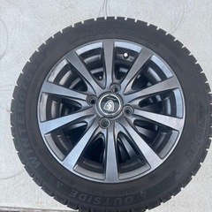 スタッドレスタイヤの画像