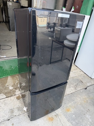 NO B909?福岡市内配送設置無料✨?MR-P15D-B 冷蔵庫 Pシリーズ サファイアブラック [146L /2ドア /右開きタイ