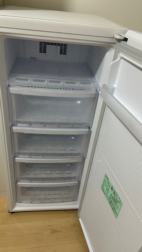 (相談中)値下げ❗️ 冷凍庫　三菱2023年製　MF-U12H -W 5月まで限定