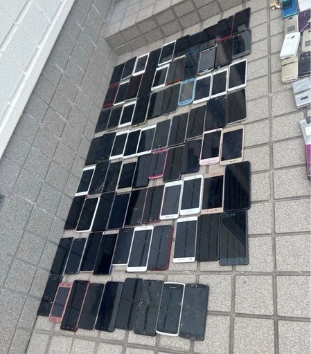 在庫処分 Apple iphone 携帯電話 ガラケー 133台 まとめジャンク品 現状品
