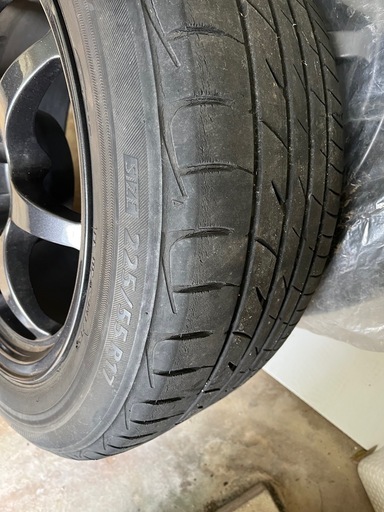 タイヤ、ホイールサイズ　225/55/R17
