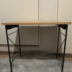 折り畳みテーブルの画像