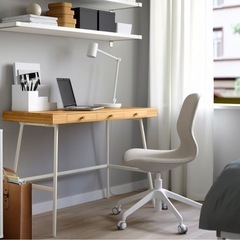 IKEAデスク　机の画像